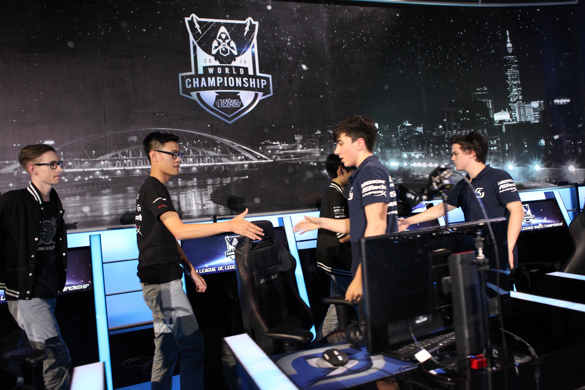 全球总决赛战队巡礼：LPL赛区与LCK赛区强强对话，G2 Esports与Team Liquid蓄势待发